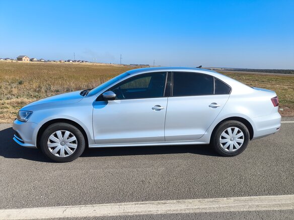 2017 Volkswagen Jetta VI Рестайлинг, серебристый, 1250000 рублей
