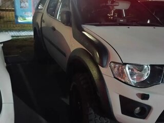 2012 Mitsubishi L200 IV, серебристый, 1500000 рублей, вид 1