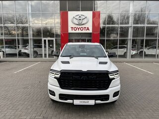 2025 Ram 1500 Crew Cab V Рестайлинг, белый, 10800000 рублей, вид 2