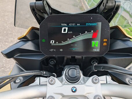 2020 BMW F 900 XR, золотистый, 950000 рублей, вид 1