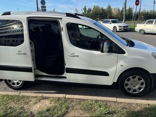 2011 Peugeot Partner II, белый, 950000 рублей, вид 4