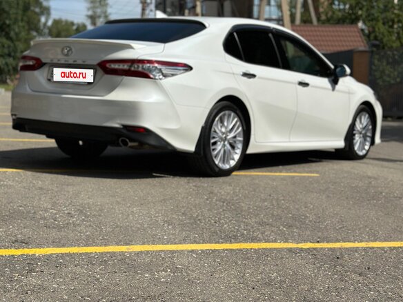 2021 Toyota Camry VIII (XV70), белый, 3050000 рублей - вид 12