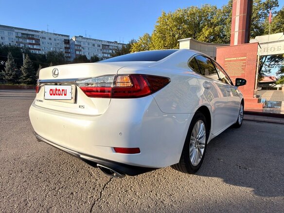 2016 Lexus ES 250 VI Рестайлинг, белый, 3000000 рублей - вид 4