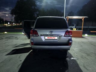 2010 Toyota Land Cruiser 200 Series, серебристый, 2800000 рублей, вид 3