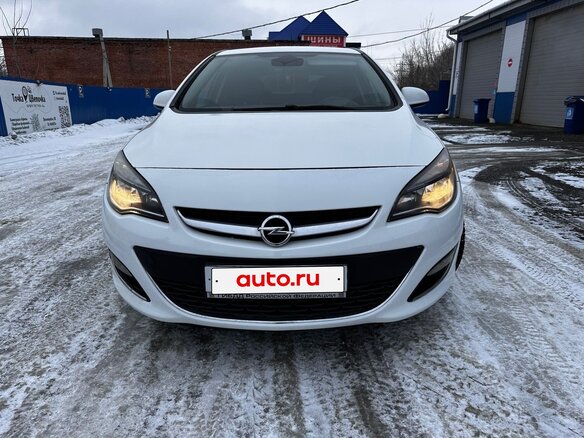 2012 Opel Astra J Рестайлинг, белый, 909999 рублей - вид 1
