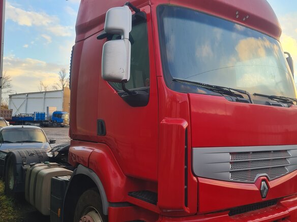 2011 Renault Premium, красный, 1800000 рублей - вид 10