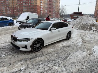 2019 BMW 3 серии 330i VII (G2x), белый, 3240000 рублей, вид 1