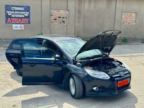 2013 Ford Focus III, чёрный, 790000 рублей - вид 3