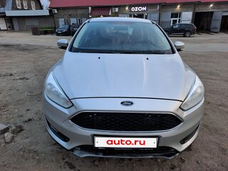 2016 Ford Focus III Рестайлинг, серебристый, 860000 рублей, вид 1