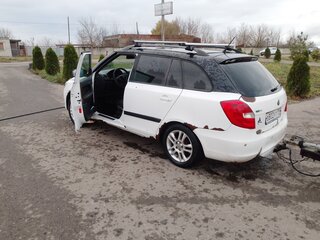 2012 Skoda Fabia II Рестайлинг, белый, 305000 рублей, вид 2