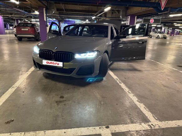2022 BMW 5 серии 520d xDrive VII (G30/G31/G38) Рестайлинг, серый, 4400000 рублей - вид 5