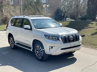 2022 Toyota Land Cruiser Prado 150 Series Рестайлинг 3, белый, 7600000 рублей, вид 4