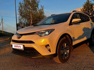2019 Toyota RAV4 IV (XA40) Рестайлинг, белый, 2650000 рублей, вид 4