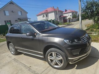 2015 Volkswagen Touareg II Рестайлинг, коричневый, 3450000 рублей, вид 1