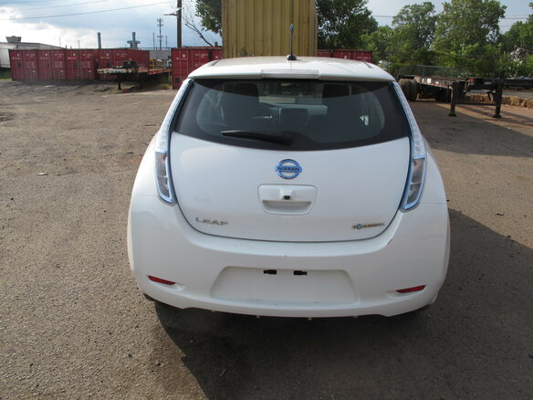 2015 Nissan Leaf (EM61) I (ZE0/AZE0), белый - вид 4