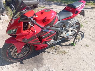 2005 Honda CBR 600RR, красный, 670000 рублей, вид 4