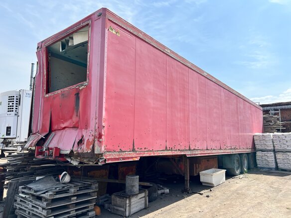 1993 Schmitz Cargobull SKO, красный, 300000 рублей