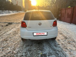2013 Volkswagen Polo V, белый, 750000 рублей, вид 4