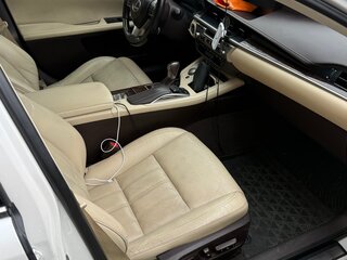 2015 Lexus ES 250 VI Рестайлинг, белый, 3000000 рублей, вид 3