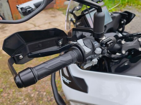 2024 Benelli TRK 702, белый, 650000 рублей, вид 3