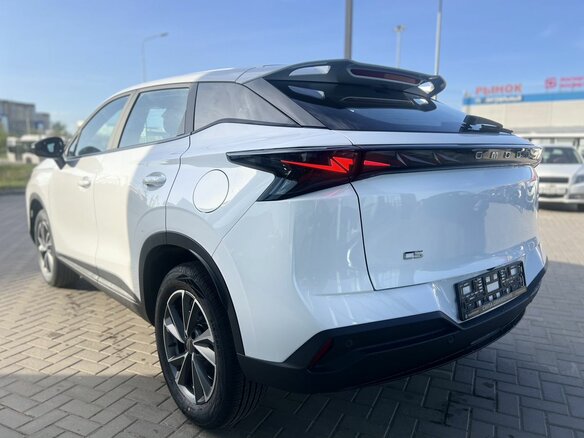 2026 Omoda C5 II, белый, 2399000 рублей - вид 6