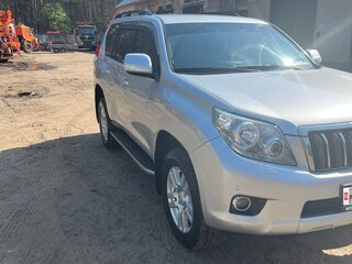 2013 Toyota Land Cruiser Prado 150 Series, серебристый, 3150000 рублей, вид 2