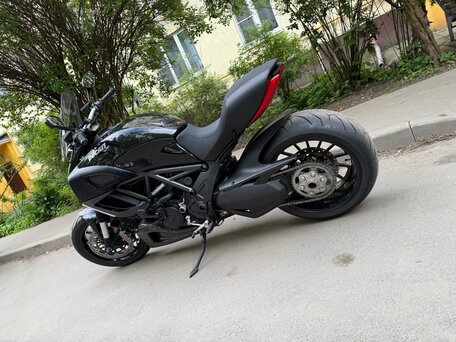 2011 Ducati Diavel, чёрный, 1100000 рублей, вид 1