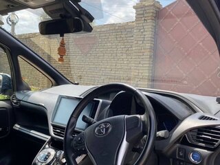 2018 Toyota Voxy III (R80) Рестайлинг, чёрный, 2390000 рублей, вид 2