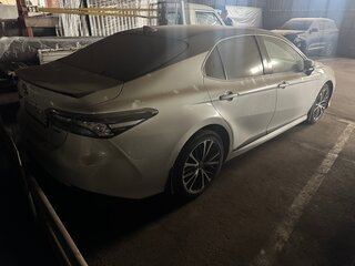 2021 Toyota Camry VIII (XV70), белый, 3350000 рублей, вид 4