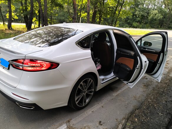 2018 Ford Fusion (North America) II Рестайлинг, белый, 1390000 рублей - вид 11