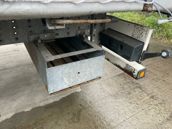 2018 Schmitz Cargobull 9084, серый, 2200000 рублей - вид 6