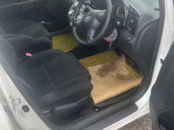 2009 Toyota Wish II, белый, 1130000 рублей - вид 8
