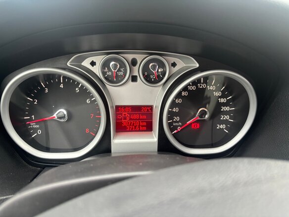 2011 Ford Focus II Рестайлинг, чёрный, 590000 рублей - вид 6