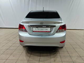 2011 Hyundai Solaris I, серебристый, 650000 рублей, вид 5