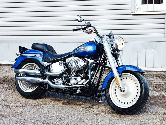 2009 Harley-Davidson Fat Boy, синий, 1150000 рублей