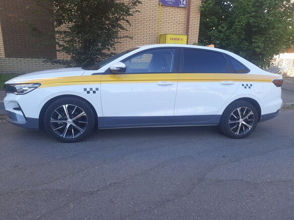 2022 Geely Emgrand II, белый, 1200000 рублей - вид 2