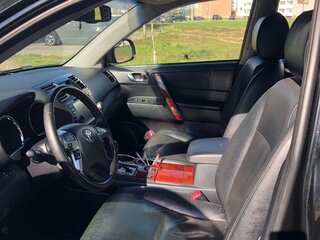 2011 Toyota Highlander II (XU40) Рестайлинг, чёрный, 1700000 рублей, вид 4