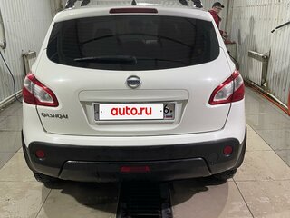 2013 Nissan Qashqai I Рестайлинг, белый, 1300000 рублей, вид 3