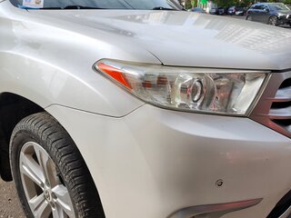 2011 Toyota Highlander II (XU40) Рестайлинг, белый, 1800000 рублей, вид 3