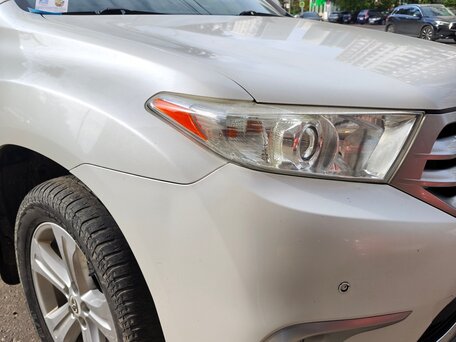 2011 Toyota Highlander II (XU40) Рестайлинг, белый, 1800000 рублей, вид 3