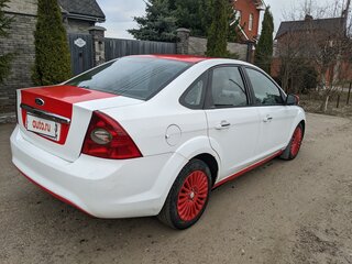 2010 Ford Focus II Рестайлинг, белый, 549000 рублей, вид 5