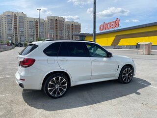 2016 BMW X5 30d III (F15), белый, 4300000 рублей, вид 1
