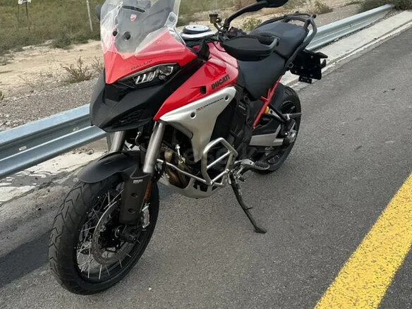 2023 Ducati Multistrada V4, красный, 3606219 рублей