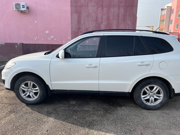 2011 Hyundai Santa Fe II Рестайлинг, белый, 1650000 рублей - вид 2