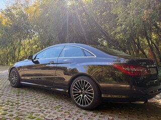 2013 Mercedes-Benz E-Класс 200 7G-Tronic IV (W212, S212, C207), чёрный, 1750000 рублей, вид 3