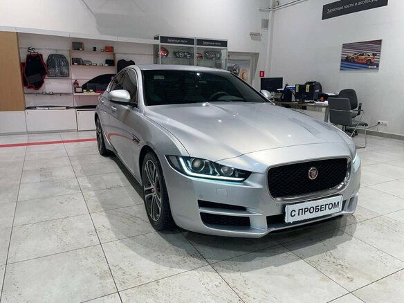 2016 Jaguar XE I, серебристый, 1935000 рублей - вид 2