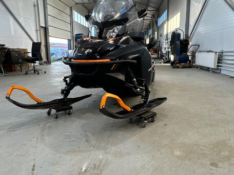 2019 BRP Lynx 69 Ranger Snowcruiser, чёрный, 1800000 рублей, вид 5