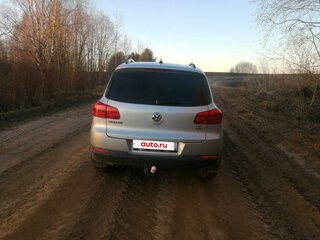 2013 Volkswagen Tiguan I Рестайлинг, серебристый, 950000 рублей, вид 2