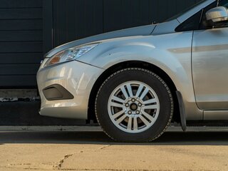 2009 Ford Focus II Рестайлинг, серебристый, 710000 рублей, вид 5