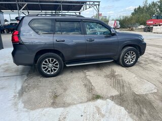 2019 Toyota Land Cruiser Prado 150 Series Рестайлинг 2, серый, 6000000 рублей, вид 3